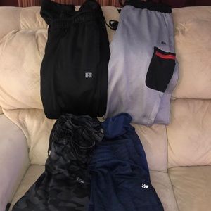 Men’s medium joggers/sweatpants 4 pairs